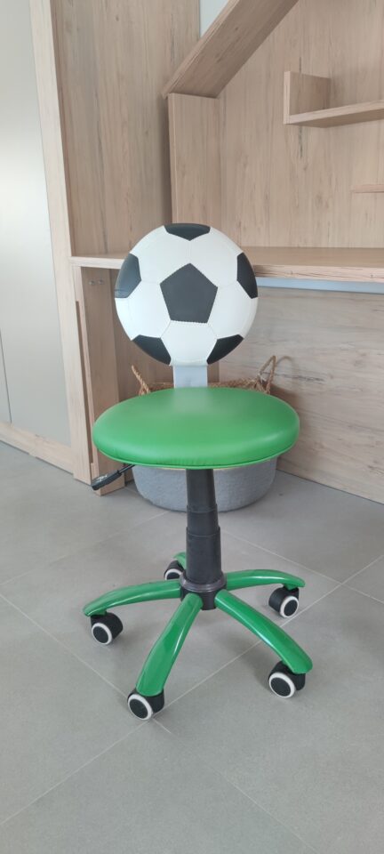 Dječja radna stolica GOL