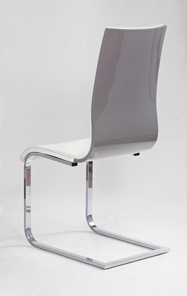 Blagovaonska stolica K104