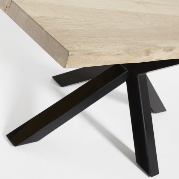 Blagovaonski stol Arya, beljen hrast, crne čelične nogice, više dimenzija