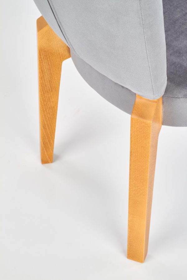 Blagovaonska stolica Rois, tkanina u sivoj boji , noge od punog drva