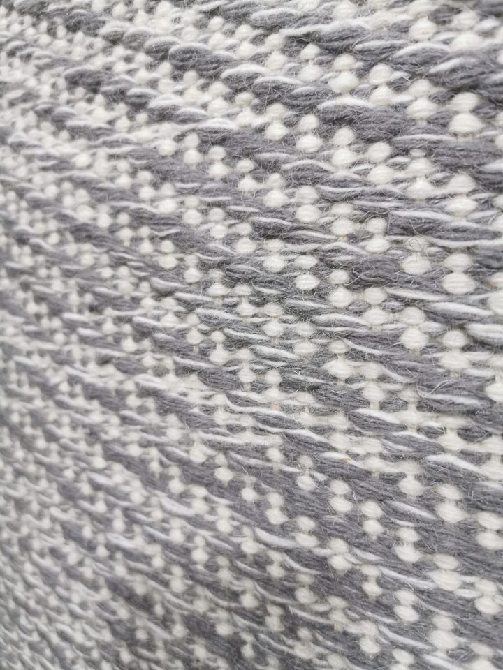Ročno izdelana volnena preproga LAINA 170 x 240 cm 1KOS