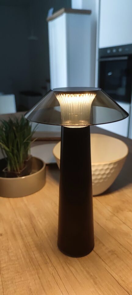 Prenosna namizna/zunanja svetilka Assen 77062, USB polnjenje