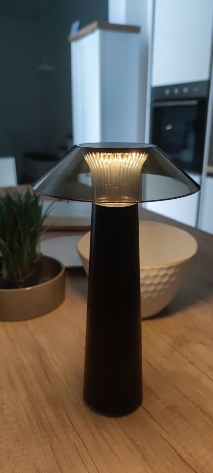 Prenosna namizna/zunanja svetilka Assen 77062, USB polnjenje