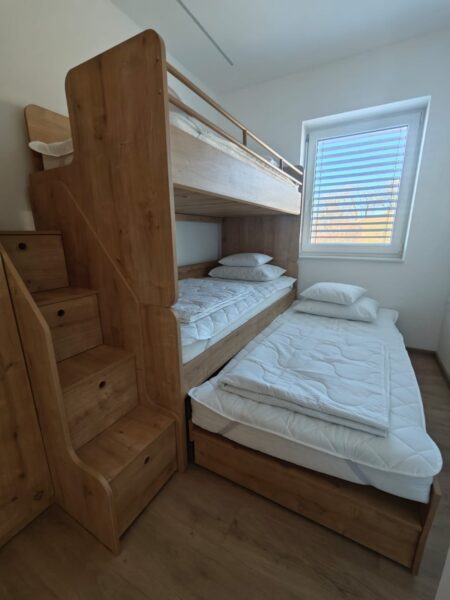 mocha pograd s stopnicami