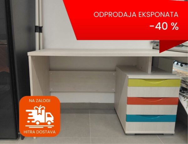 Eksponat pisalna miza Kiki Joy