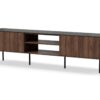 Elegantna TV komoda Solano RTV-2 v dekorju oreha Warmia Walnut z videzom črnega marmorja na vrhu in črnimi kovinskimi nogami. Sodoben kos pohištva.