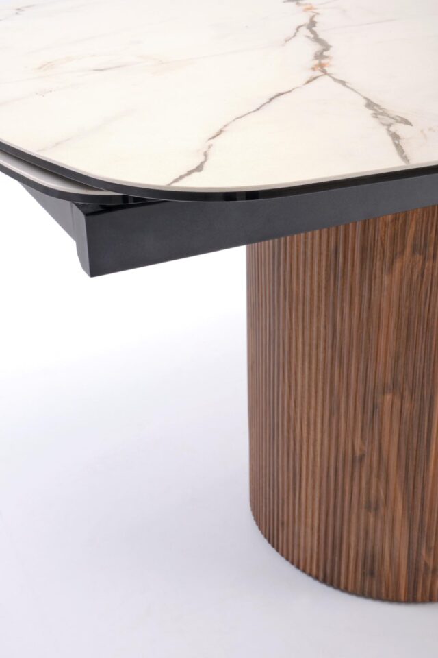 Ovalna raztegljiva jedilniška miza Flavor 200-300 cm, Beli marmor / Oreh, v prostoru