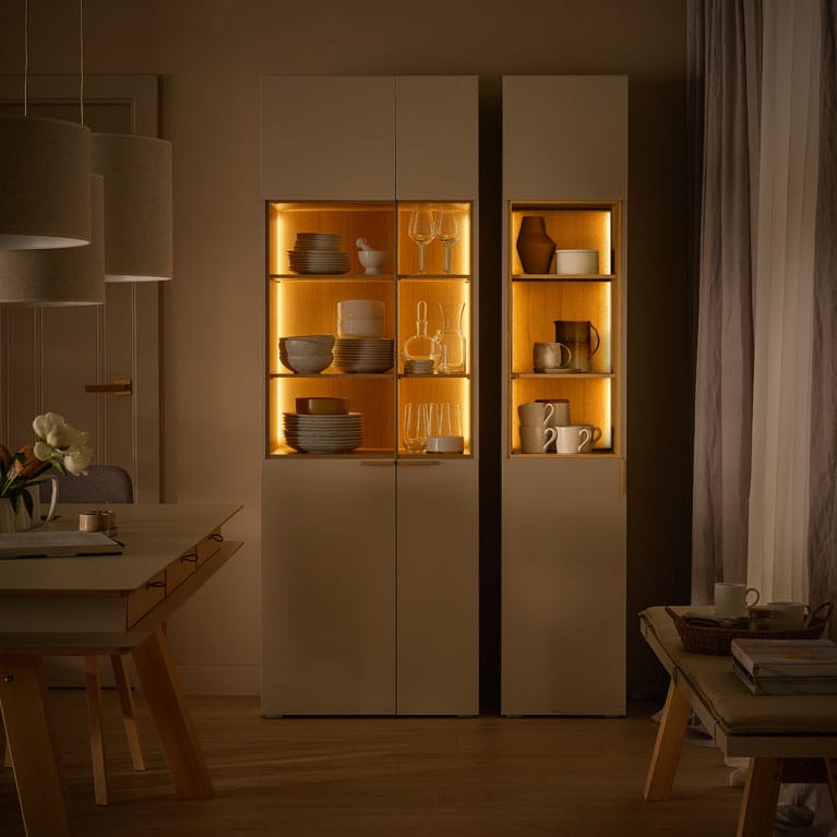 Ozka in široka osvetljena vitrina 4 You Fresh