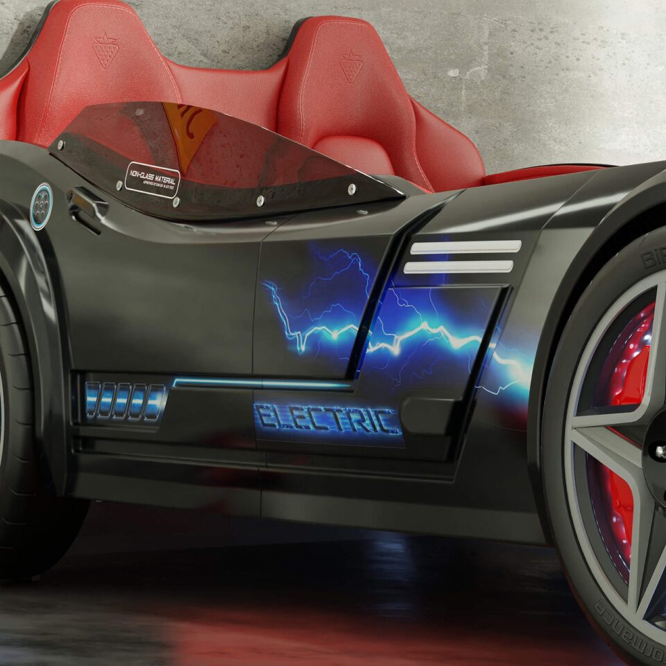 Bok črne avto postelje GTE z modro grafiko strele in napisom ELECTRIC