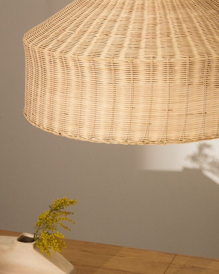 Senčnik za stropno svetilko Ennia, ratan, Ø 65 cm, višina 36 cm