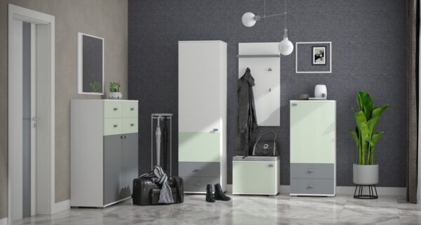 Predsoblje All Room Concept s visokim ormarom, klupom i zidnom vješalicom, zelena