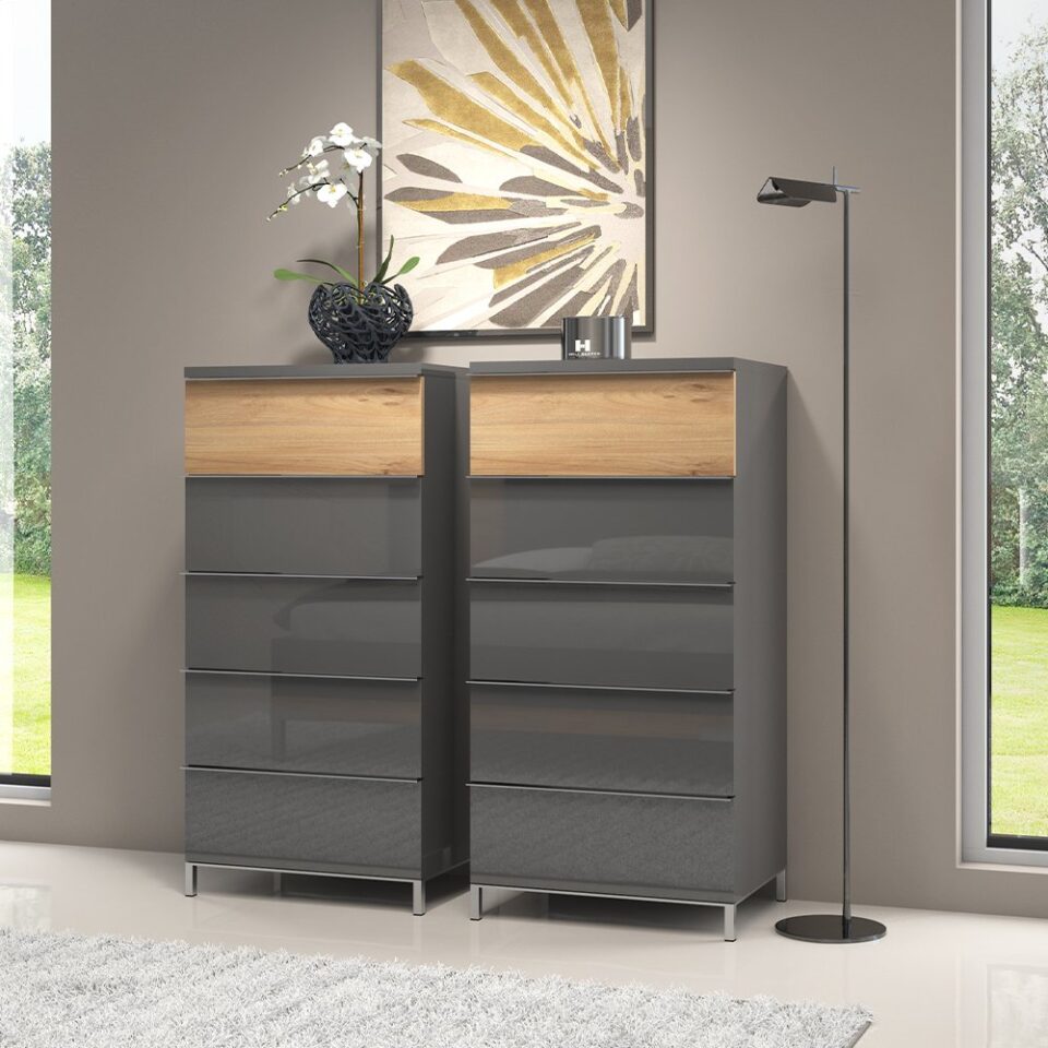 Predalnik Onyx F5/ON, antracit HG lak, pacifik oreh (detajl v prostoru)