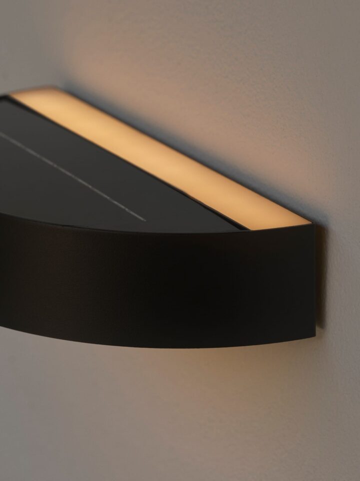 Monay Round Solar | Stenska svetilka | Črna