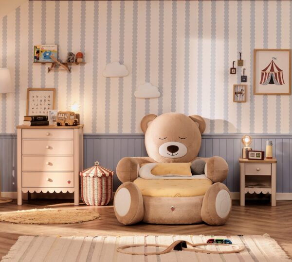 Otroška soba Toon s posteljo Teddy, komodo in nočno omarico