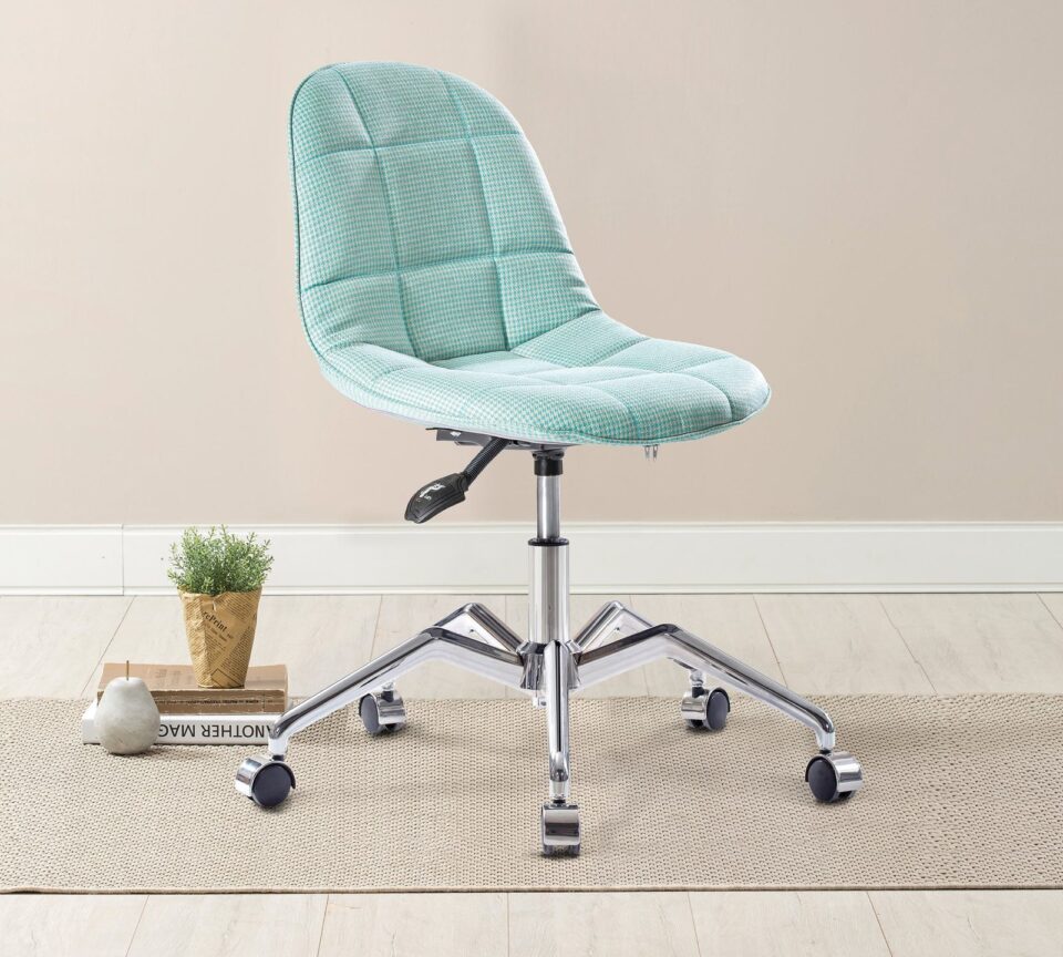 Stol Modern v sobi