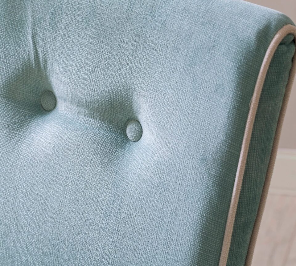 Naslon stola Soft z gumboma