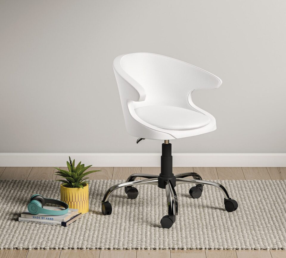 Stol White Pearl v sobi