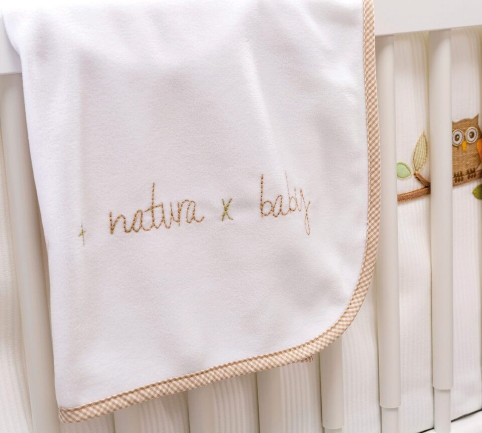 Flis odejica Natura Baby z vezenim napisom