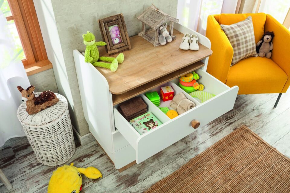 Odprt predal predalnika Natura Baby s predelki