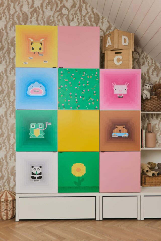 Omare Young Users Next s kovinskimi prevlekami Pixel v otroški sobi